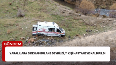 yaralılara giden ambulans devrildi, 11 kişi hastaneye kaldırıldı