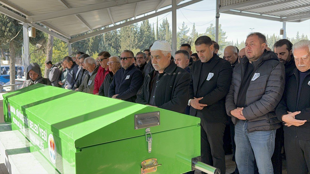Endoskopi Sonrası Hayatını Kaybeden ÇÜ Rektörlük Müdürü Son Yolculuğuna Uğurlandı