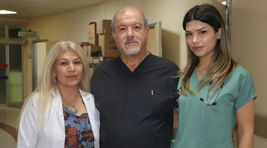 Gaziantep’te çocukken doktor olma hayali kuran Elif Nisa Ayhan, anne