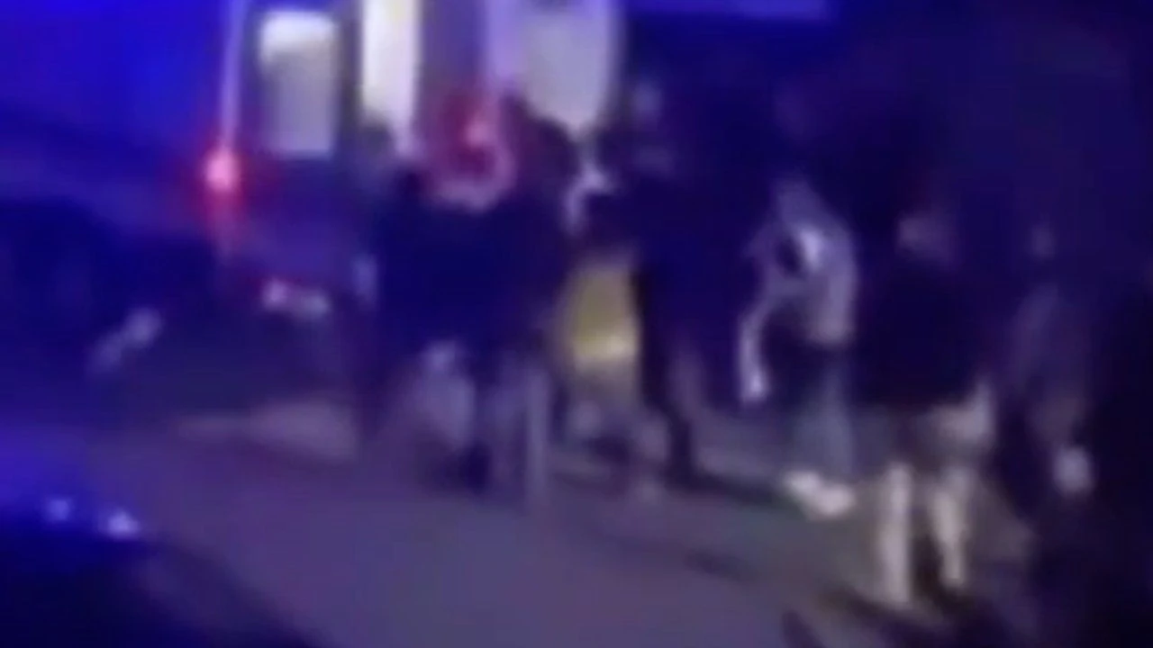 Hastanede Kriz! Ölen Gencin Ailesi Sağlık Ekiplerine Saldırdı