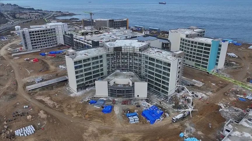 Trabzon’da yapımı süren ve modern sağlık hizmetleri sunması hedeflenen Şehir