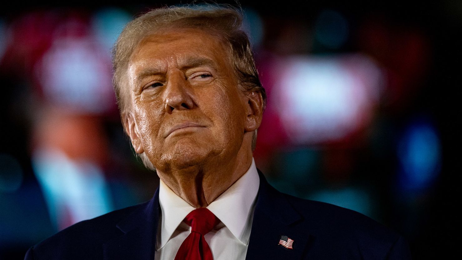 Trump, Yabancı Yatırımcılara 5 Milyon Dolara "Altın Kart" Satacak