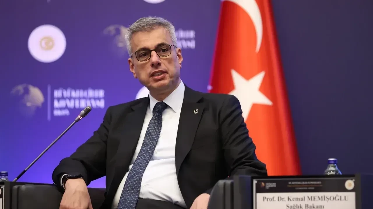 Bakan Memişoğlu: "Türkiye'nin Sağlıkçıları Dünyaya Örnek" Bakan Memişoğlu: "Türkiye'nin Sağlıkçıları Dünyaya Örnek"