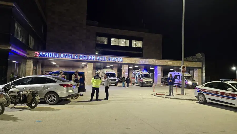 Hatay’ın Samandağ ilçesinde, Samandağ Devlet Hastanesi Yoğun Bakım Servisi’nde yangın