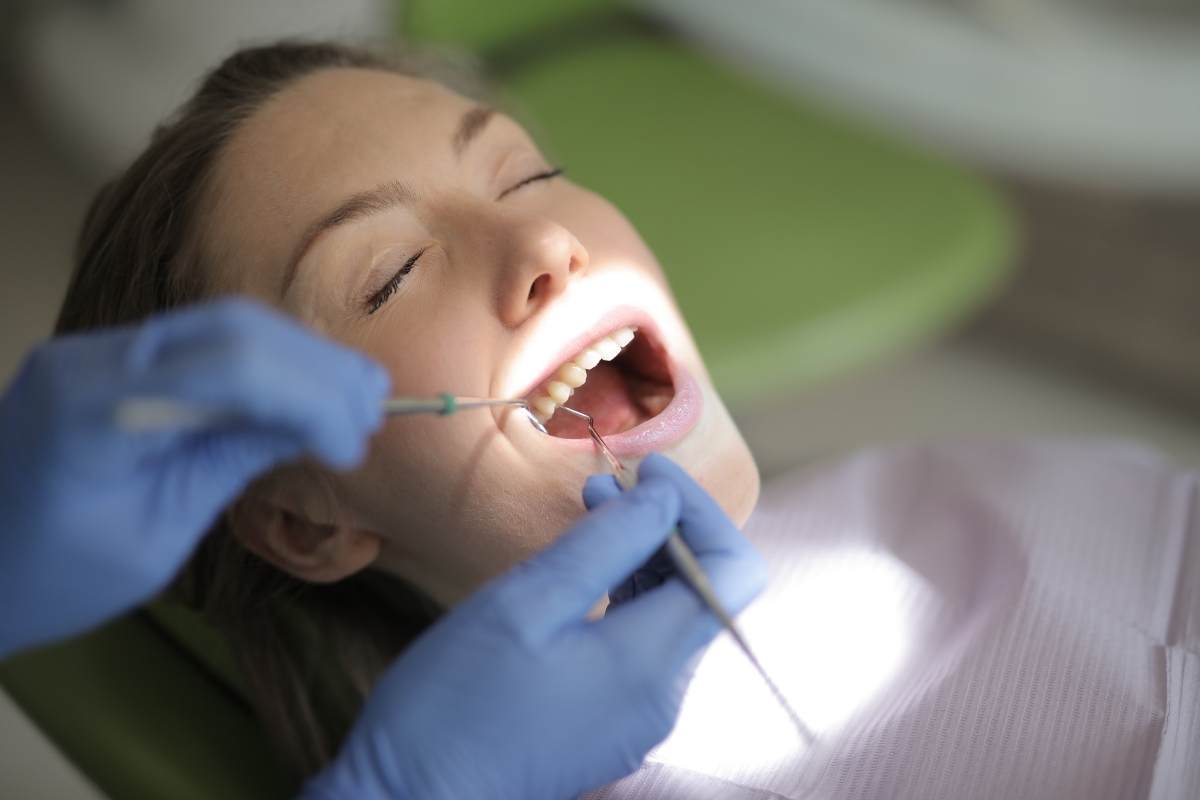 i̇stanbul’da i̇mplant yaptırmadan önce klinik seçimi nasıl yapılmalı?