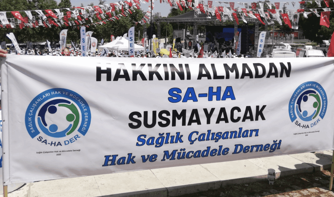 Sağlık Çalışanları Hak ve Mücadele Derneği (SAHADER) Başkanı Abdurrahman Aktürk,