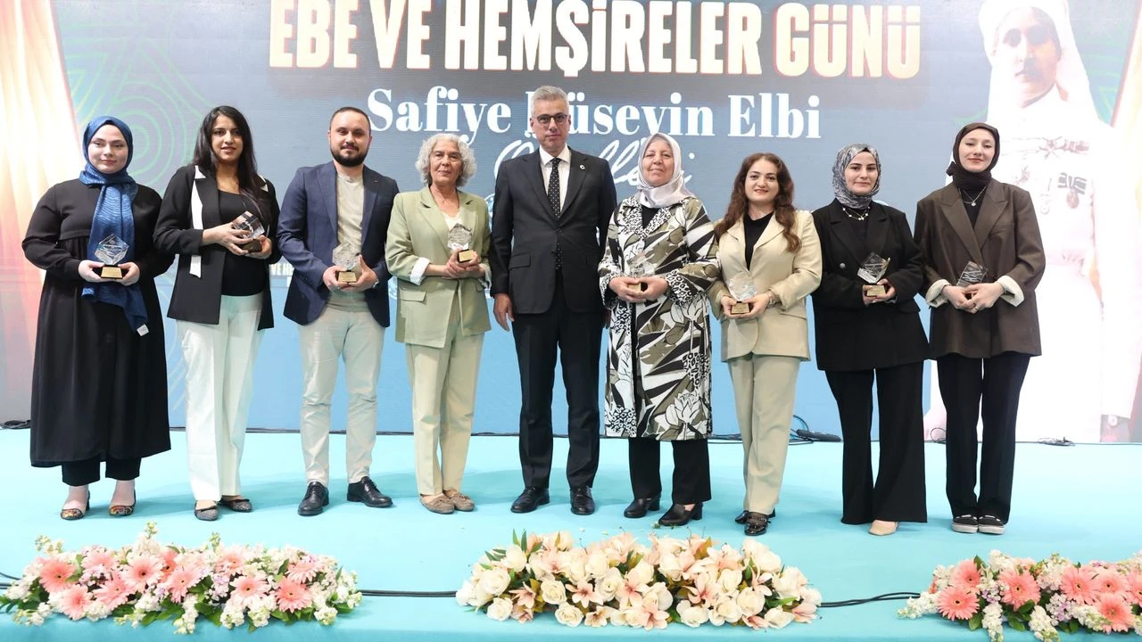 Ebe ve Hemşireler Günü’nde Safiye Hüseyin Elbi Ödülleri Sahiplerini Buldu
