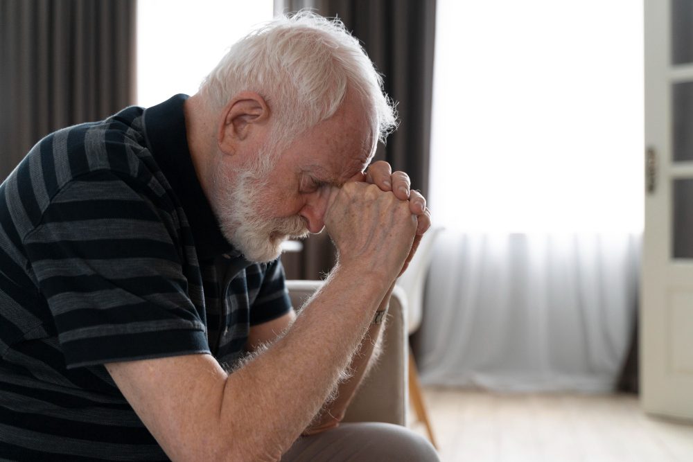 Alzheimer Hastalığı: Tanı, Tedavi, Bakım ve Uzun Dönem Yönetim Rehberi