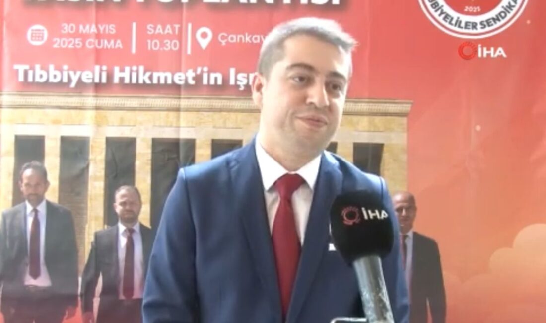 İzmir’de belediye işçilerinin maaş talepleriyle başlattığı grev, üçüncü gününe girdi.