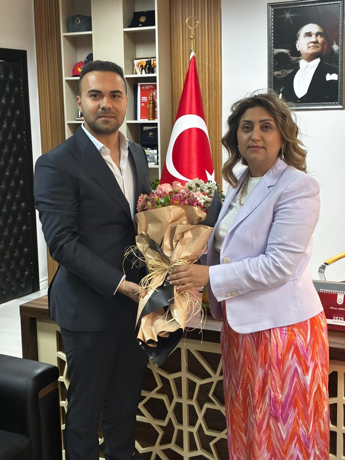 Çeyrek Asrın Sessizliğini Bozan Sendika: Genç Sağlık Sendikası Bayrağı Devraldı