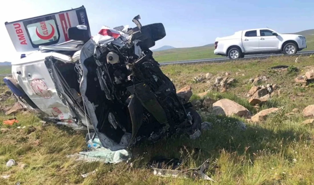 Kars–Iğdır karayolunda yaşanan kazada Ardahan’dan hasta nakli ile dönen ambulans,