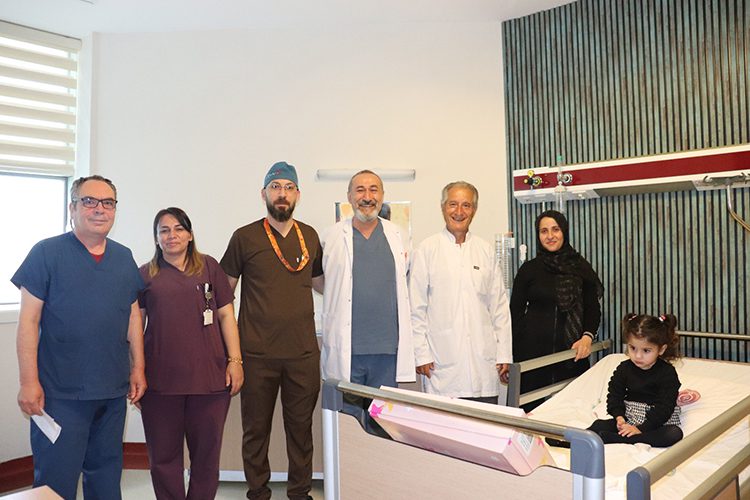 Hastaneden yapılan açıklamaya göre, yabancı uyruklu 3 yaşındaki Şehed Muhammed,
