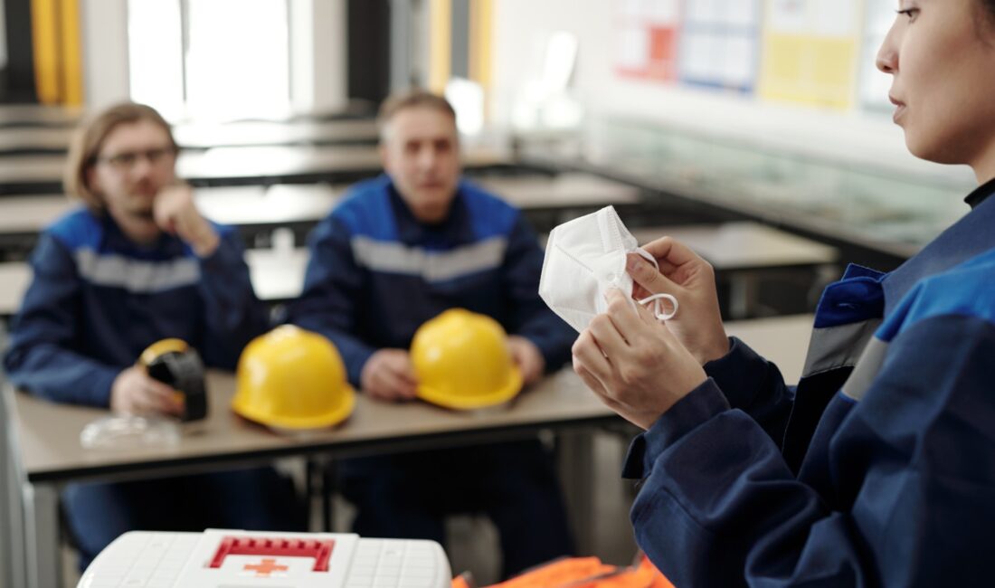 Günümüz iş dünyasında, çalışanların güvenliği ve sağlığı her zamankinden daha