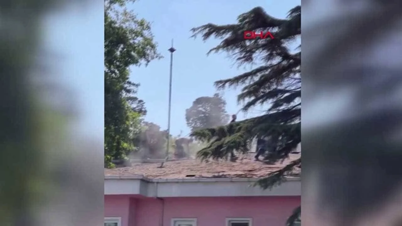 Baltalimanı Kemik Hastanesi'ndeki Yangın Kontrol Altına Alındı Baltalimanı Kemik Hastanesi'ndeki Yangın Kontrol Altına Alındı