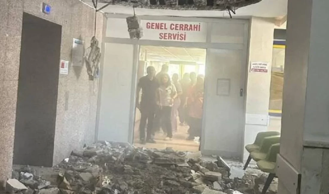 Denizli Devlet Hastanesi’nin Genel Cerrahi Servisi koridorunda, asma tavanın sıva