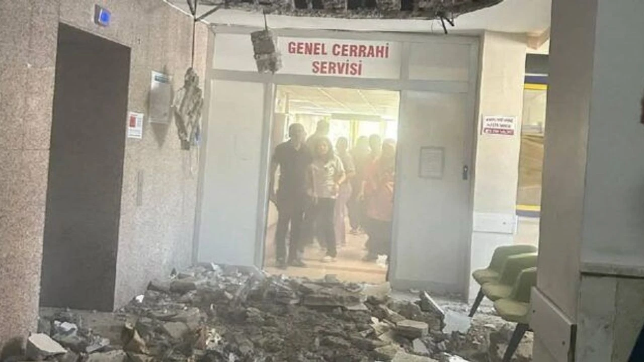 Denizli Devlet Hastanesi’nde Tavan Çöktü: İnceleme Sonrası ‘Taşıyıcılar Sağlam’ Açıklaması Denizli Devlet Hastanesi’nde Tavan Çöktü: İnceleme Sonrası ‘Taşıyıcılar Sağlam’ Açıklaması
