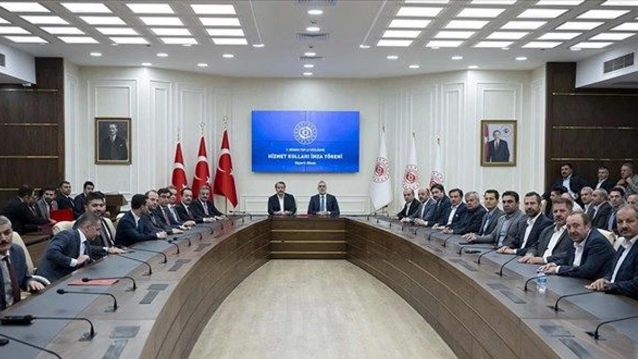 Kamu İşveren Heyeti, Toplu Sözleşme Krizini Hakem Heyeti’ne Taşıdı Kamu İşveren Heyeti, Toplu Sözleşme Krizini Hakem Heyeti’ne Taşıdı