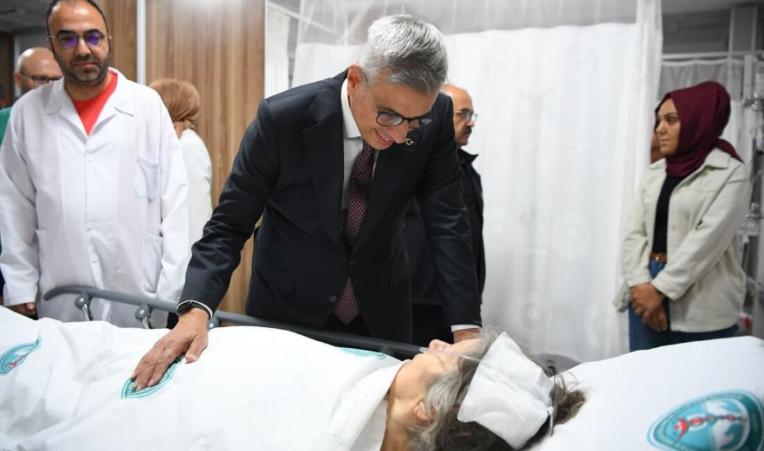 Balıkesir’in Sındırgı ilçesinde meydana gelen 6,1 büyüklüğündeki depremin ardından yaralıların