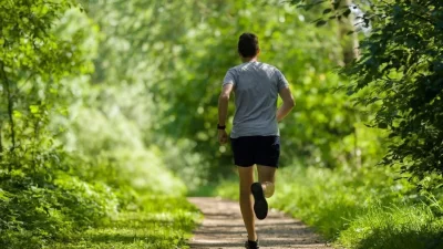 Koşu, sindirim sistemini güçlendirmesi, inflamasyonu azaltması ve kilo kontrolüne katkı