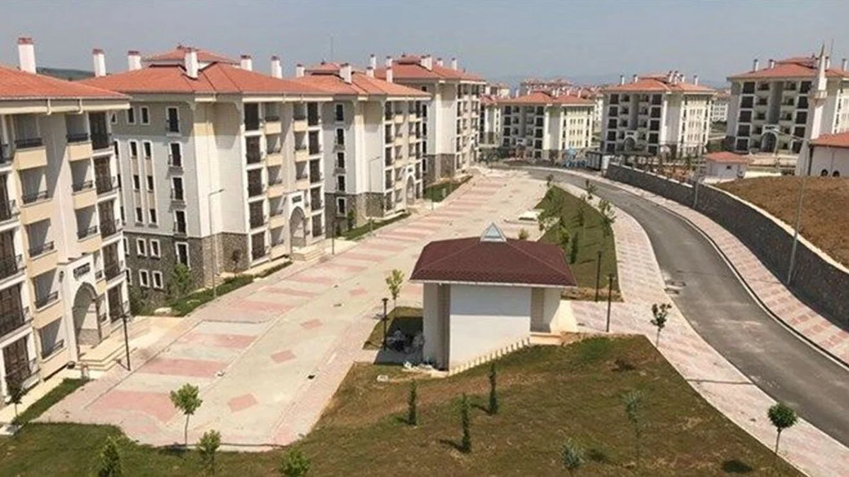 Zorunlu Hizmet Var, Lojman Yok: Sağlıkçılar Barınma Kriziyle Karşı Karşıya Zorunlu Hizmet Var, Lojman Yok: Sağlıkçılar Barınma Kriziyle Karşı Karşıya