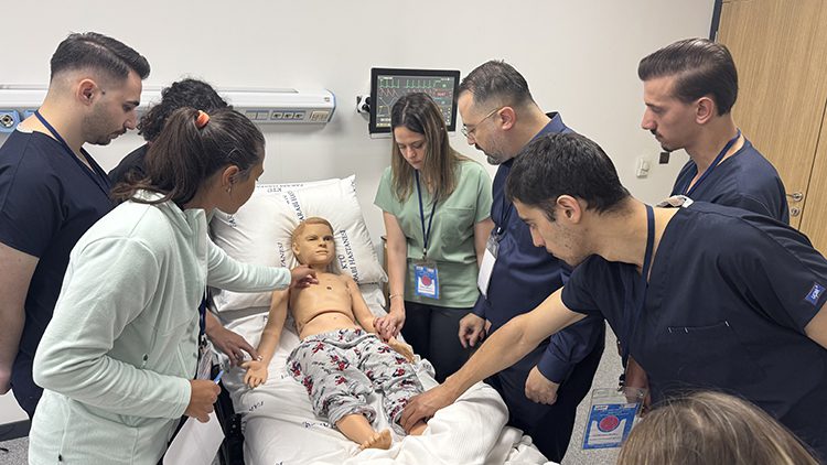 Doktor Adayları Acil Vaka Simülasyonlarıyla Deneyim Kazanıyor 007 2025 04 Eylul 22 Eylul 09 20250919 2 70836875 117209347