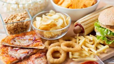 Her gün çizburger, patates kızartması ve benzeri abur cuburları tüketen