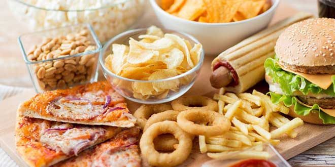 Her gün çizburger, patates kızartması ve benzeri abur cuburları tüketen