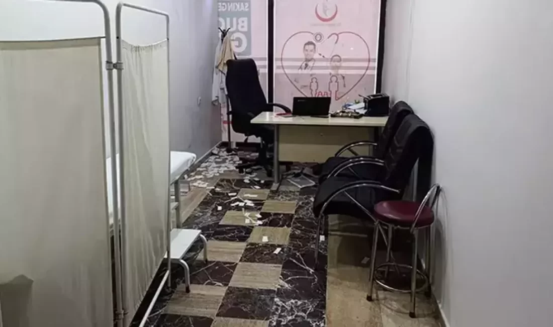 Mardin’in Artuklu ilçesinde sabah saatlerinde Artukbey Aile Sağlığı Merkezi’nde görevli