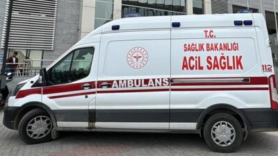 Kars-Iğdır karayolunda meydana gelen trafik kazasında bir doktor ve üç