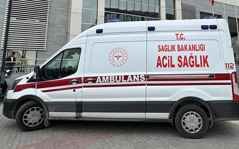 Kars-Iğdır karayolunda meydana gelen trafik kazasında bir doktor ve üç