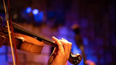 Yeni bir bilimsel araştırma, müzik aleti çalmanın beyni yaşlanmaya karşı