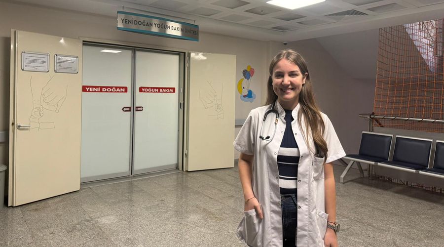 Pediatri Asistanının “Bu 15 Saniye Benim Tüm Gecemdi” Paylaşımı Rekor Kırdı pediatri asistani99953535