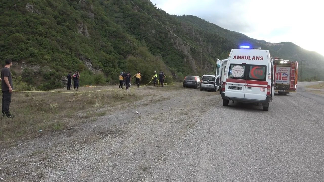 Psikiyatri Uzmanının Eşi ve 3 Yaşındaki Çocuğu Kızılırmak’ta Can Verdi Psikiyatri Uzmanının Eşi ve 3 Yaşındaki Çocuğu Kızılırmak’ta Can Verdi