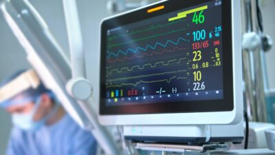 Sağlık Bakanlığı, erişkin yoğun bakım ünitelerine hasta kabulü ve taburculuk