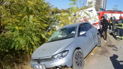 Aksaray’da zincirleme kazada yaralanan anne ve oğlunu taşıyan ambulans, hastaneye