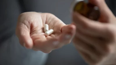 Yeni bir uluslararası araştırma, antidepresan ilaçların fiziksel yan etkilerinin sanılandan