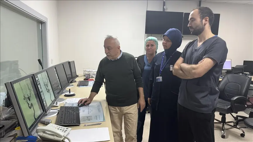 Artvin’de yaşayan Yasemin Tuzci, beyninde tespit edilen 2,5 santimetrelik “dev