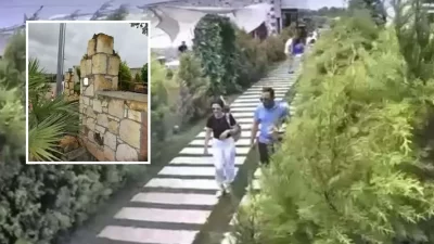 İzmir’in Menemen ilçesinde, düğün salonunun girişindeki dekoratif kemerin devrilmesi sonucu