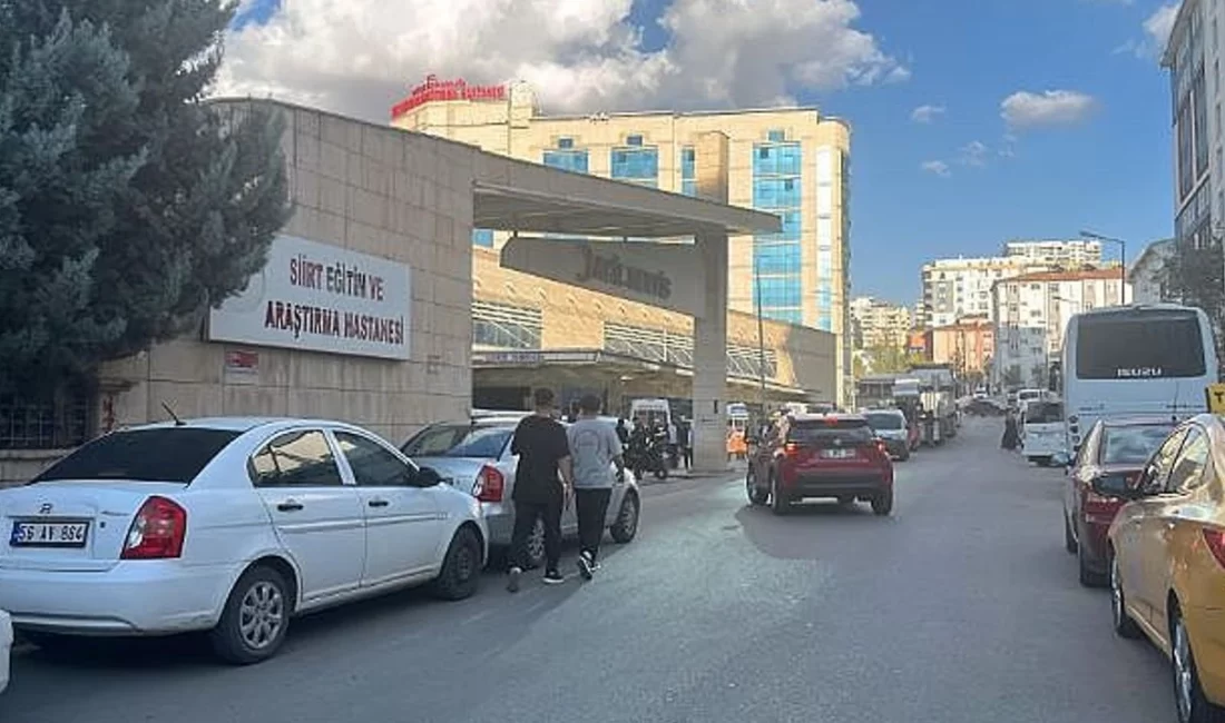 Siirt Eğitim ve Araştırma Hastanesi bahçesinde çıkan bıçaklı kavgada 3