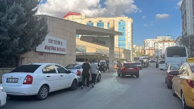 Siirt Eğitim ve Araştırma Hastanesi bahçesinde çıkan bıçaklı kavgada 3