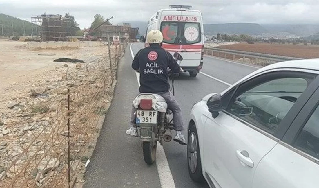 Muğla’nın Menteşe ilçesinde meydana gelen trafik kazasında yaralanan motosiklet sürücüsüne
