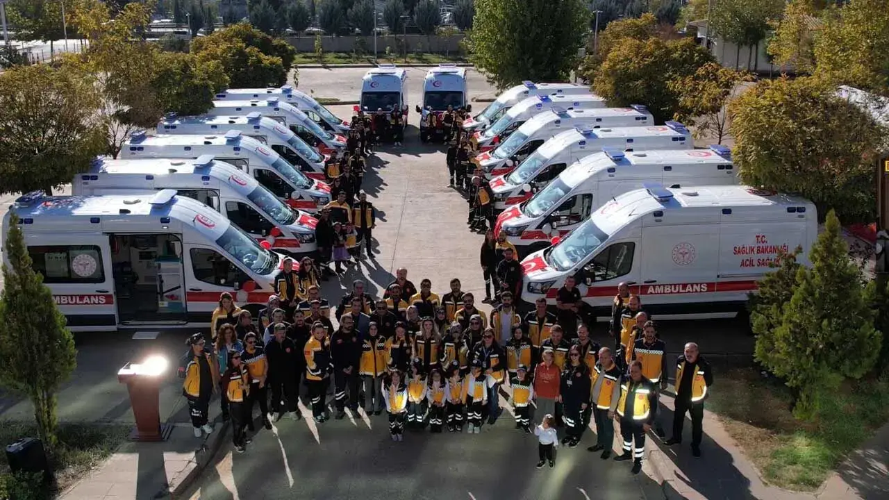 Diyarbakır Sağlık Filosuna Güçlü Takviye: 15 Yeni Ambulans Hizmete Alındı