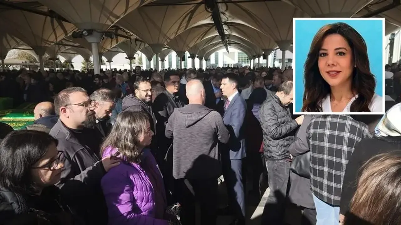 Vefat Eden Anestezi Uzmanı Hafize Gülşah Özcan Dualarla Toprağa Verildi Vefat Eden Anestezi Uzmanı Hafize Gülşah Özcan Dualarla Toprağa Verildi