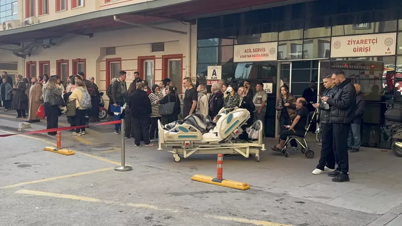 Hastanede Panik Anları: Havalandırma Boşluğunda Çıkan Yangın Hastaları Tahliyeye Zorladı