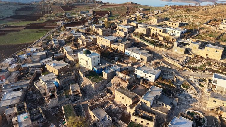 Batman’ın Hasankeyf ilçesine bağlı Kayıklı Köyü, tüm imkânsızlıklara rağmen yetiştirdiği