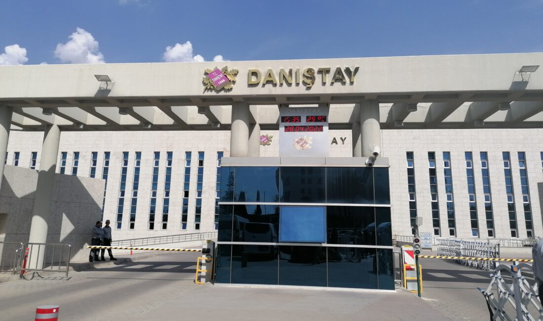 Yargıtay 10. Hukuk Dairesi, ambulansa yetişmeye çalışırken trafik kazasında hayatını