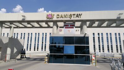 Yargıtay 10. Hukuk Dairesi, ambulansa yetişmeye çalışırken trafik kazasında hayatını