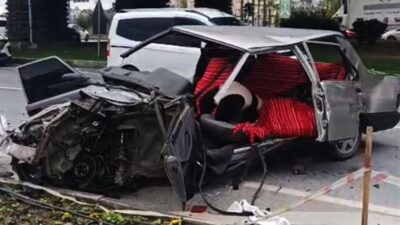 Antalya’nın Manavgat ilçesinde ambulansa yol vermek isteyen bir sürücünün kırmızı