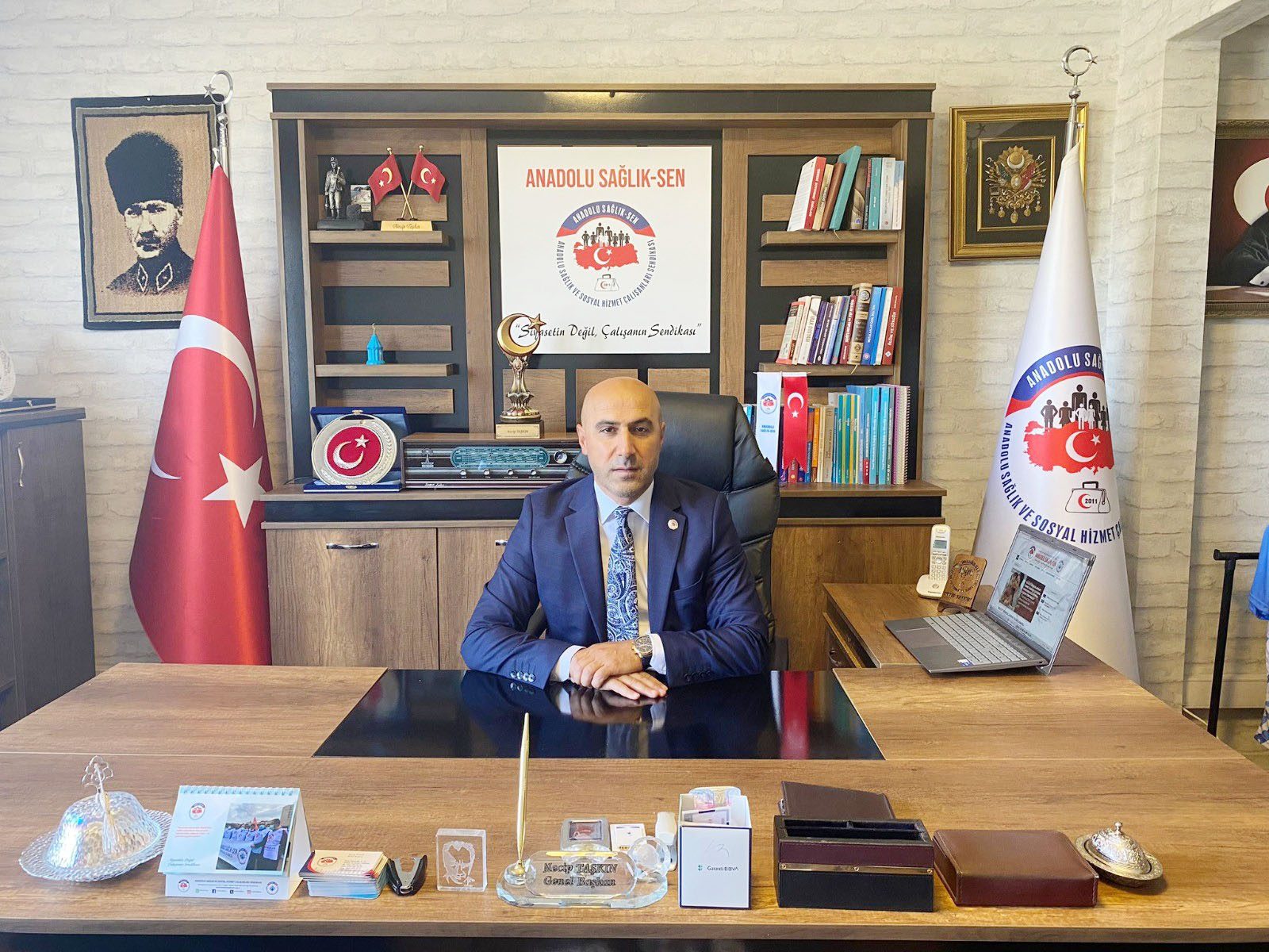 ASM’lerde İdari ve Mali Kriz! Çalışanların Motivasyonu Dipte: Anadolu Sağlık Sen’den Acil Düzenleme Çağrısı ASM’lerde İdari ve Mali Kriz! Çalışanların Motivasyonu Dipte: Anadolu Sağlık Sen’den Acil Düzenleme Çağrısı