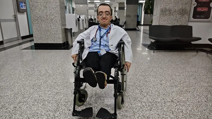 Cam kemik hastalığı (Osteogenesis Imperfecta) ile doğan 24 yaşındaki Hamza